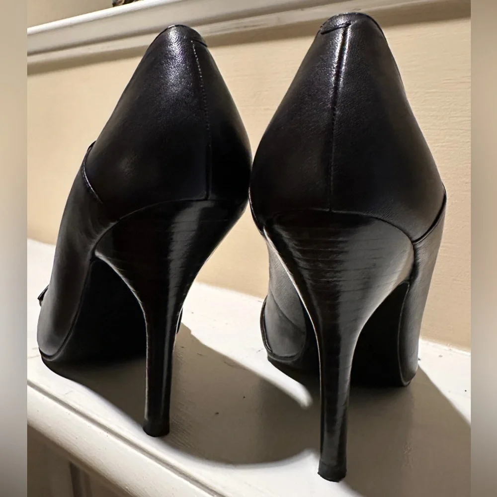 Guess Black Leather Peep-Toe Buckle Pumps | Size 9